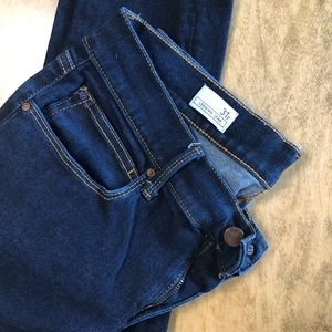 🌟LAST CHANCE🌟 GAP 1969 legging jean